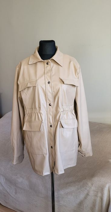 Beżowy płaszcz, eko skóra, Mila