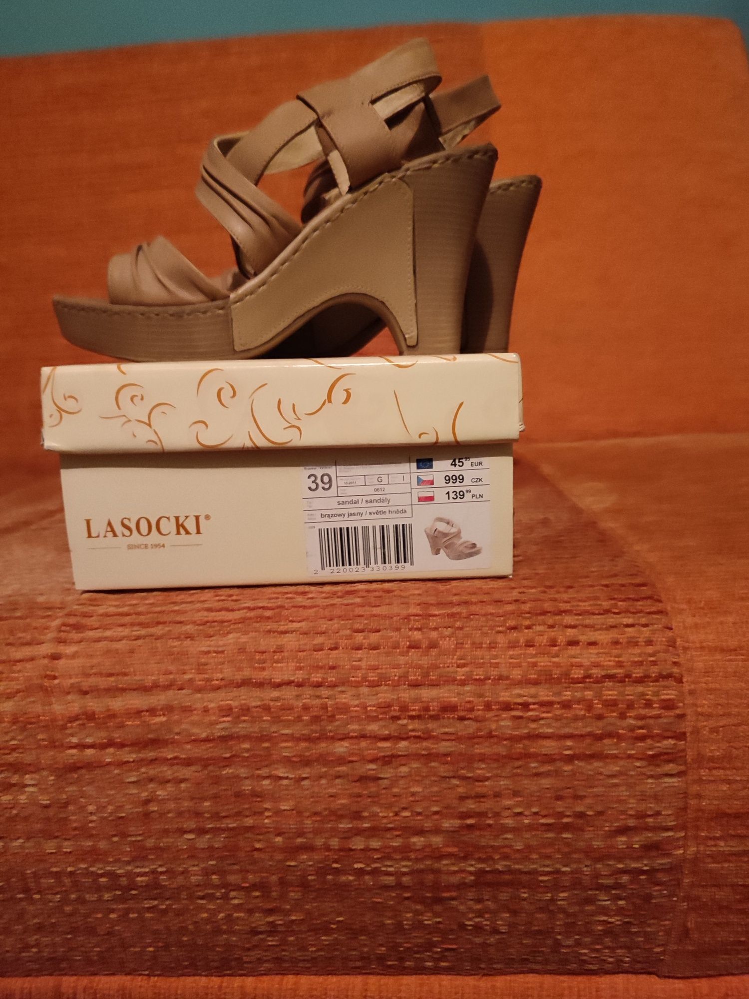 Sandały damskie brązowe jasne rozmiar 39 Lasocki
