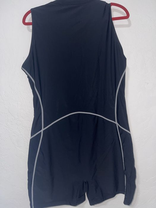 Комбінізон для спорту ,купальник чорний