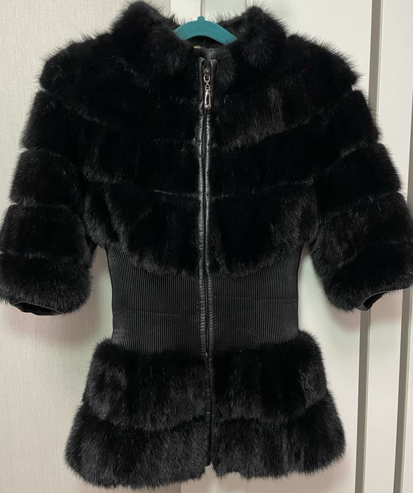 Норкова жилетка із шкіряною вставкою на поясі