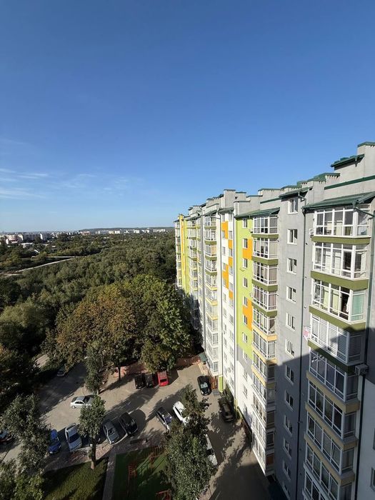 Видова 3-кімнатна в зданому будинку за 650$ за м2!