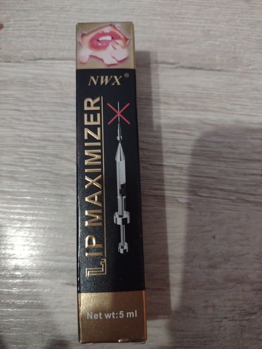 Błyszczyk powiększający usta