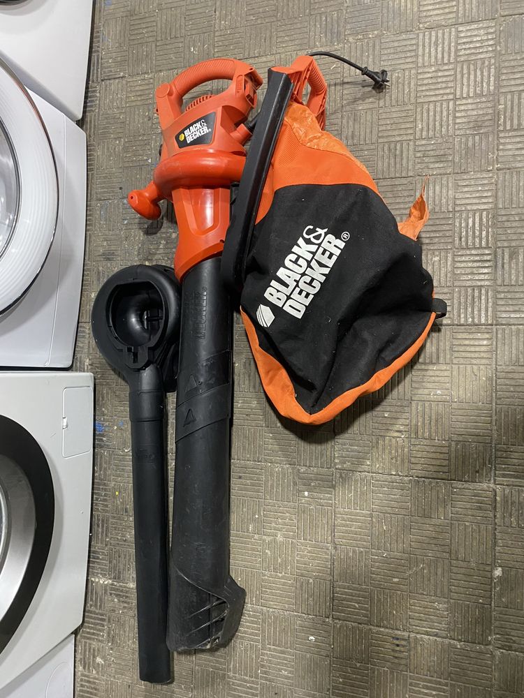 Садовий пилосос садовый пылесос black&decker