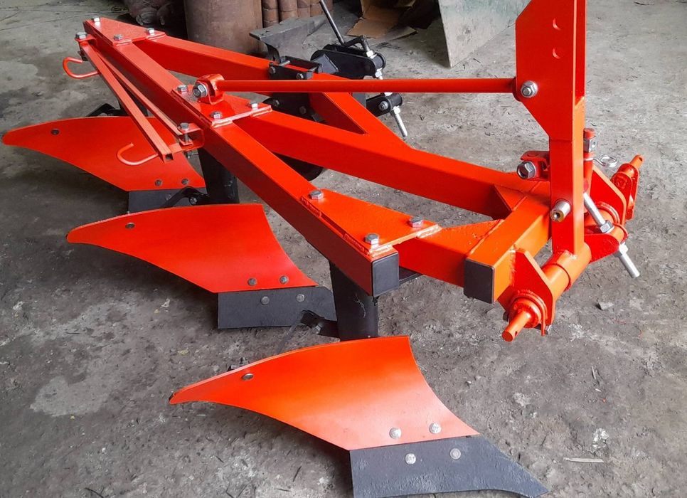 Продам плуг" ВІРАКС " 3/25