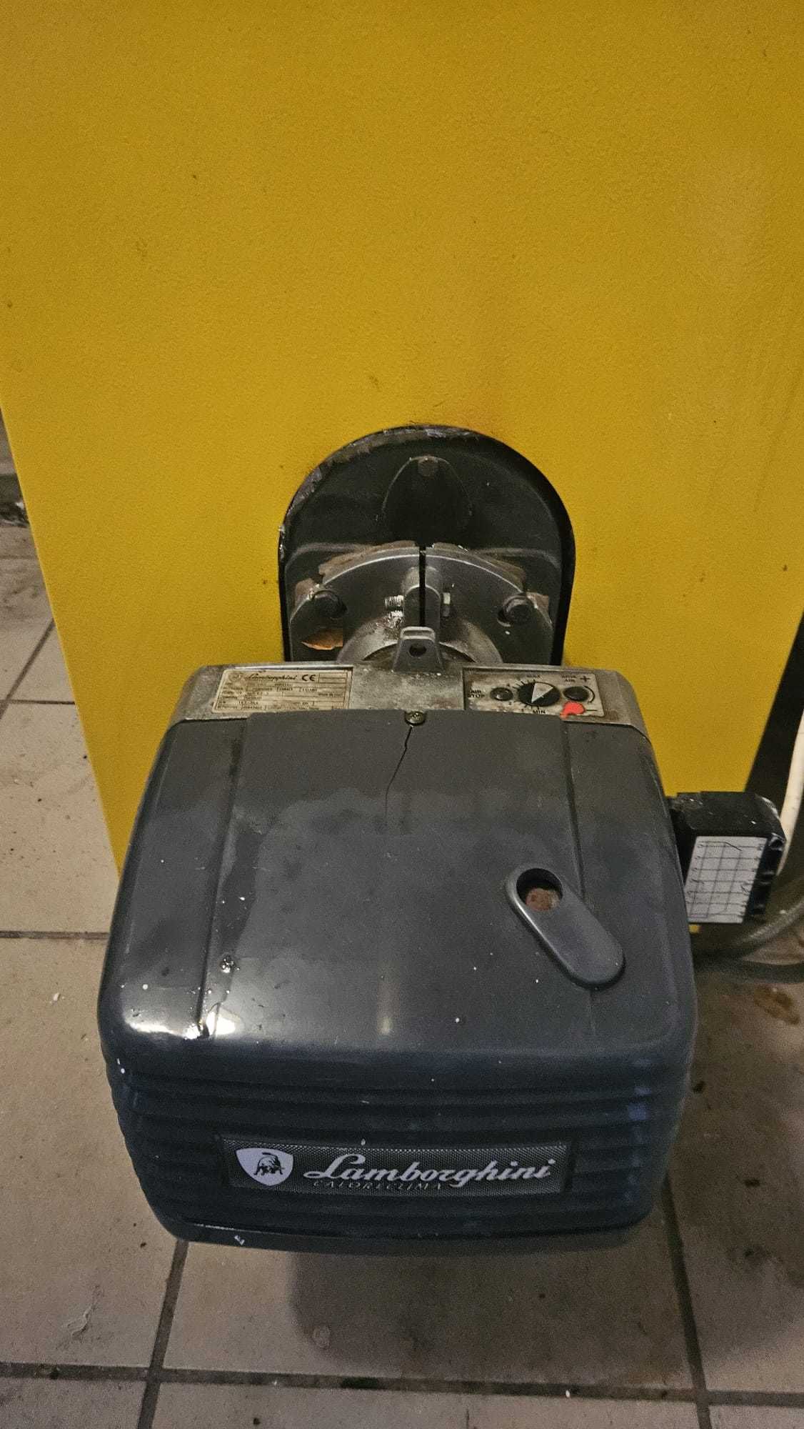 piec z wkładem żeliwnym na olej opałowy do CO
