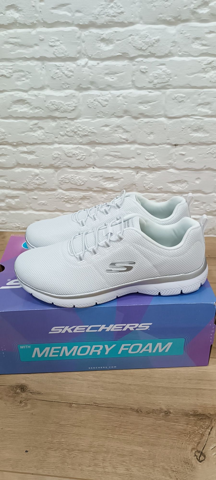 Кросівки Skechers  Нові. Оригінал.