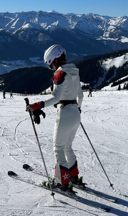 Kombinezon narciarski dla kobiet. Rozmiar S.