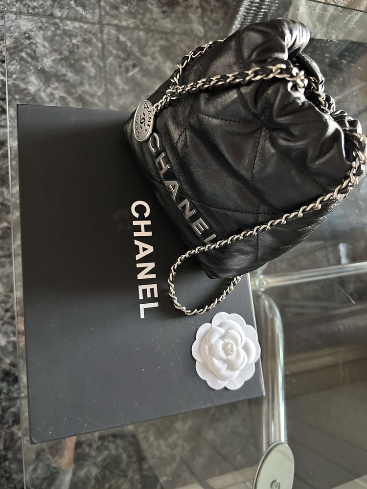 Продам сумку Chanel mini