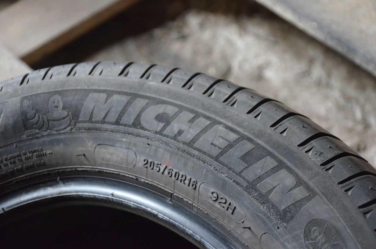 Резина шини колеса літо літні 205 60 r16 Michelin Gtyres