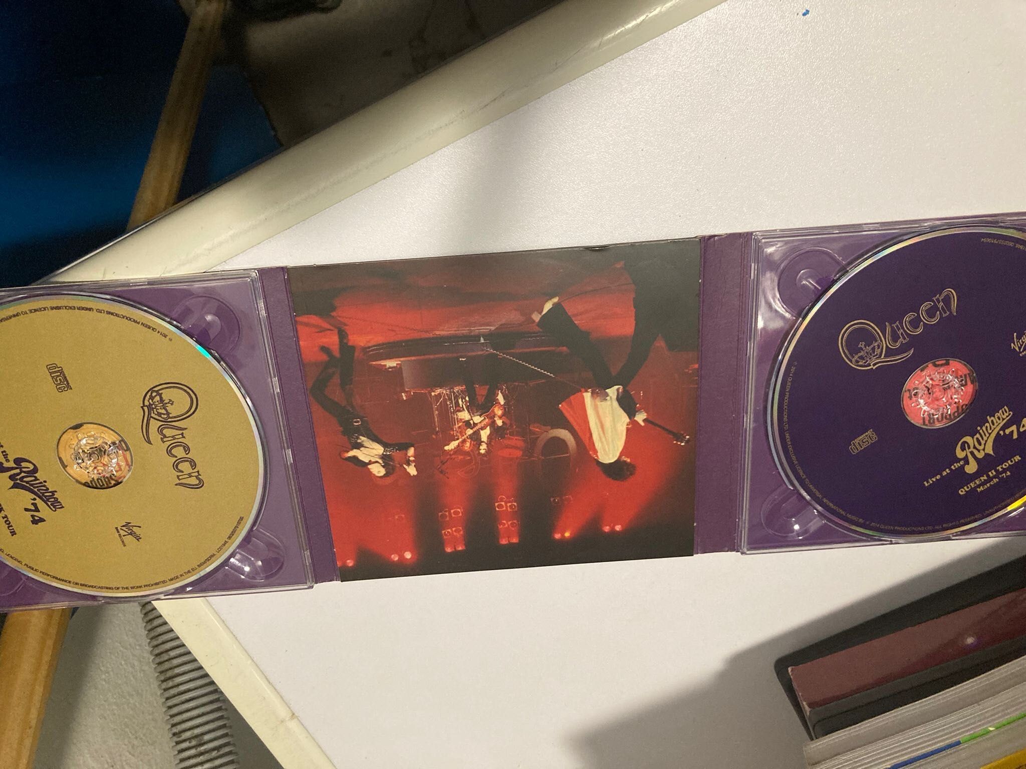CD e DVD Queen LIVE AT THE RAINBOW 74' - RARO!