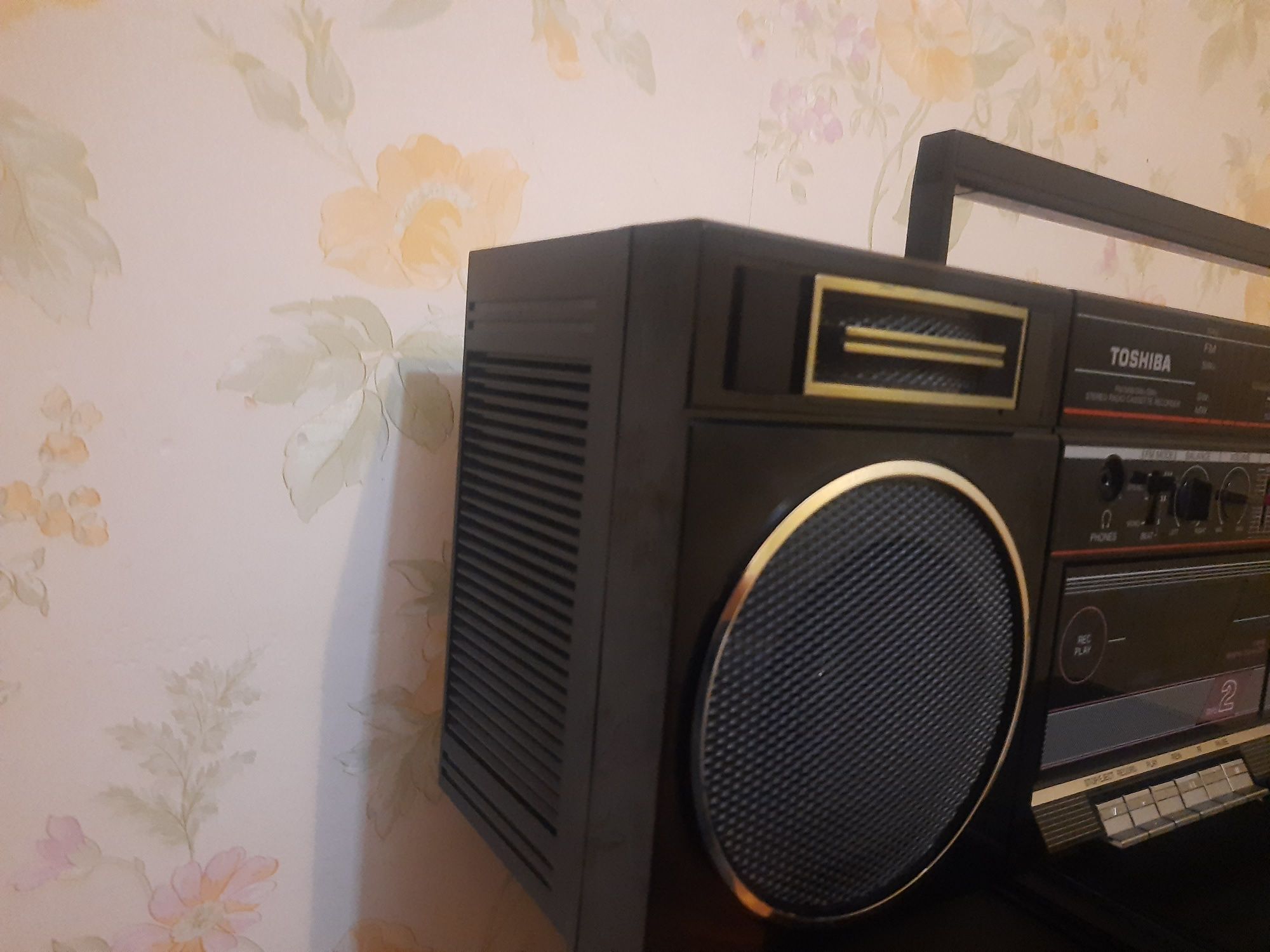 Продам японский магнитофон toshiba rt sx36