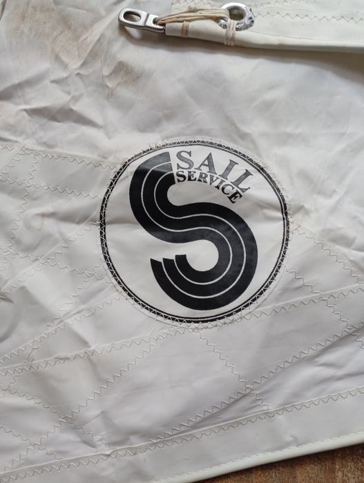 Mastro e estai em perfeitas condições