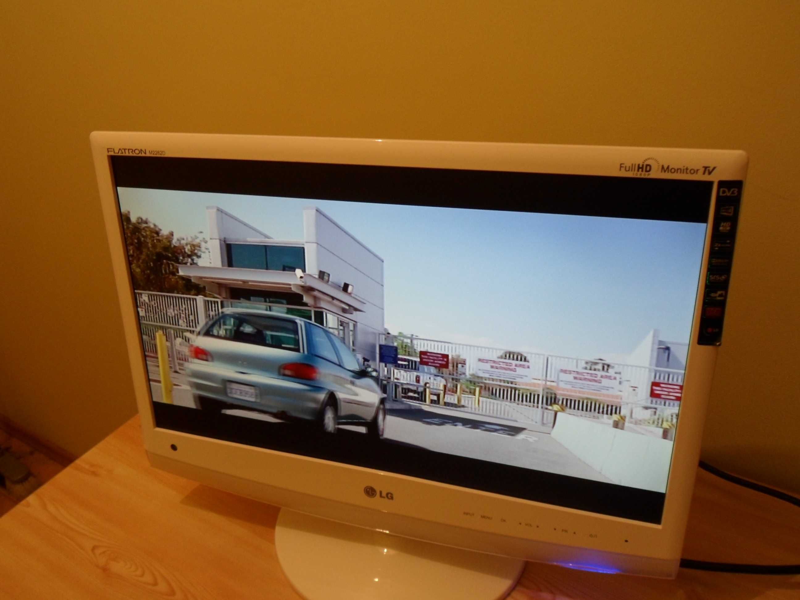 Monitor LG z funkcją TV full hd.