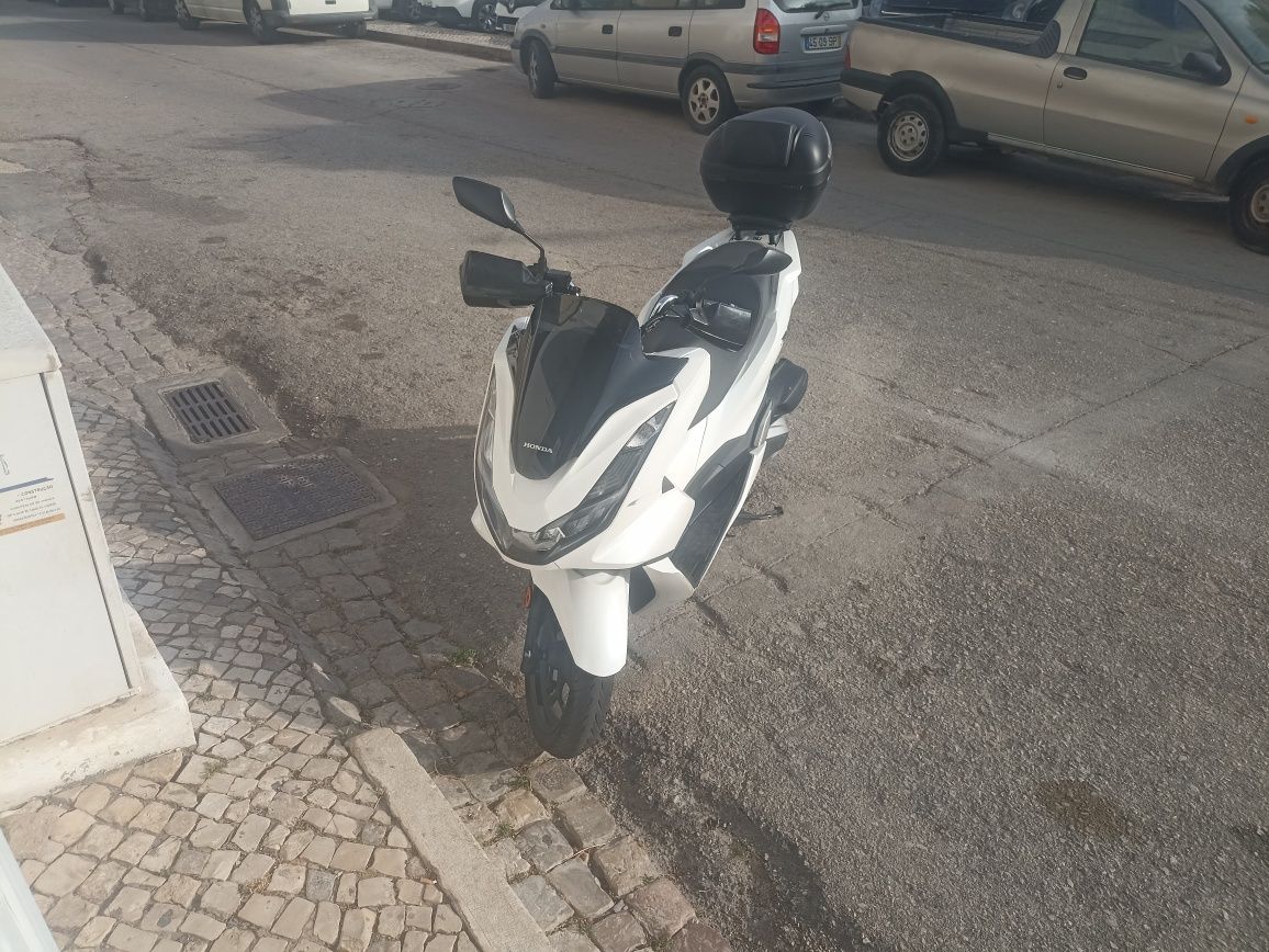 Honda PCX 125 ano 2022 do mês 10