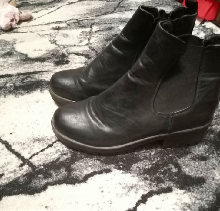 Обувь женская в идеальном состоянии