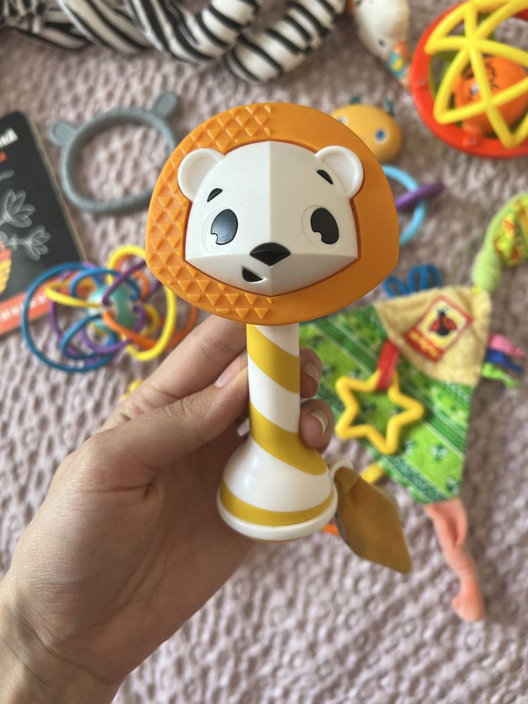 Іграшки для найменших: контрастна книжка, Fisher Price, Tiny Love