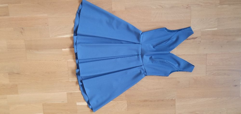 Niebieska sukienka, stan idealny, rozmiar 36