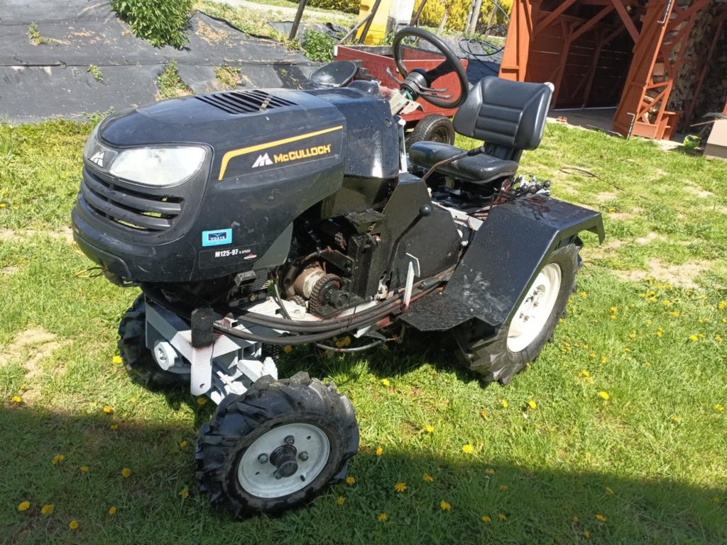 Traktorek 4x4 z osprzętem