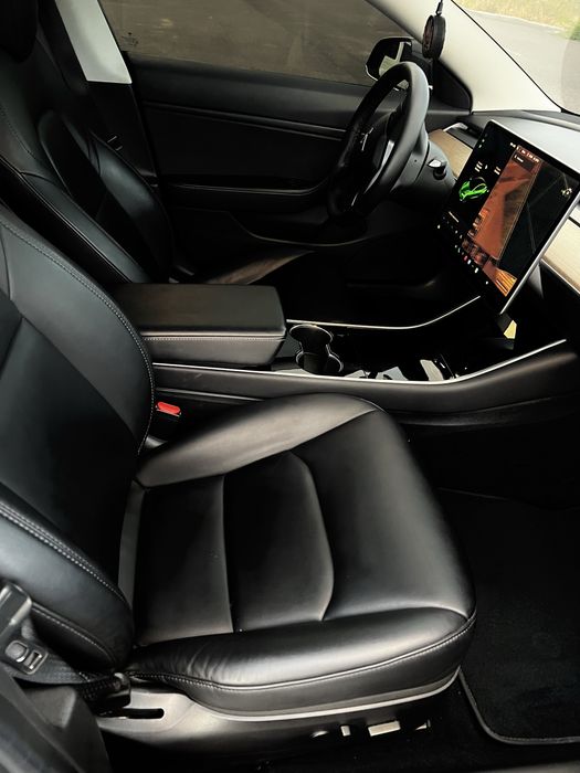 Продам Tesla Model 3