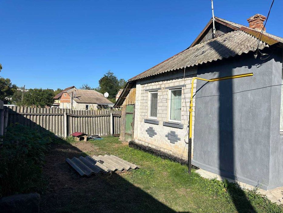 Продам невеликий будинок