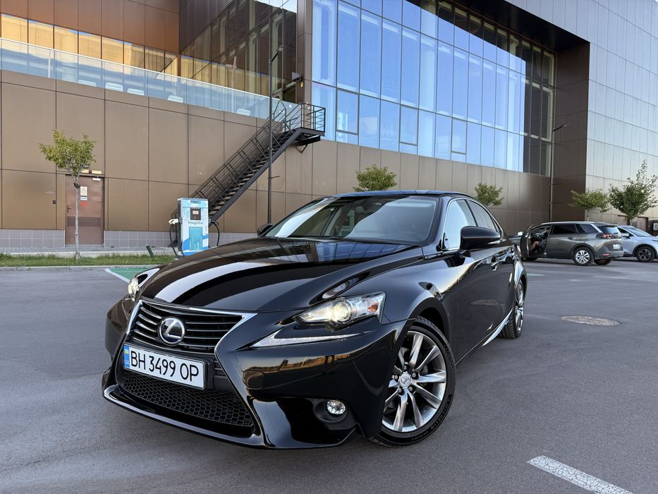 Lexus IS 300h 2016