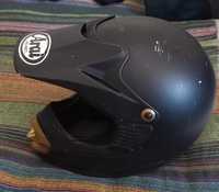 Capacete marca Arai Helmets S preto e dourado