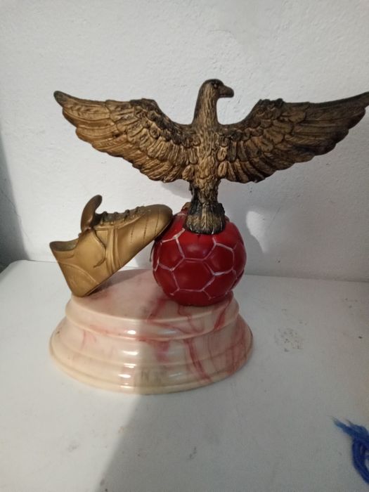estátua do Benfica