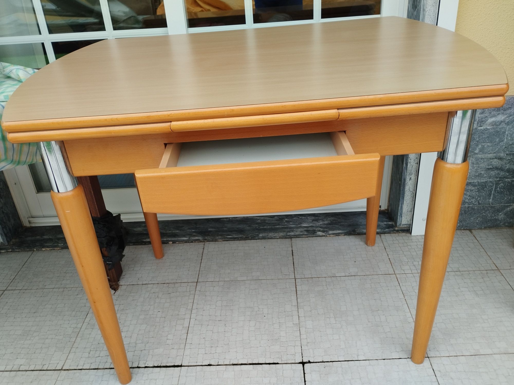 Conjunto de Mesa cozinha e 4 cadeiras