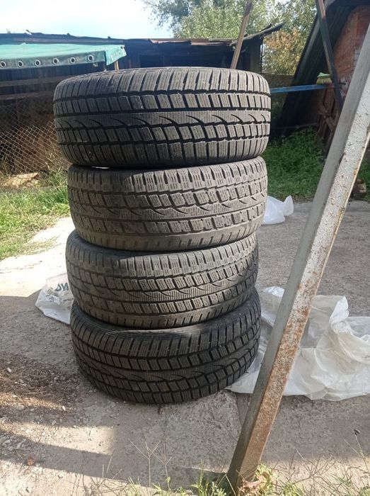 Продам Резину r18 зима 235 на 45