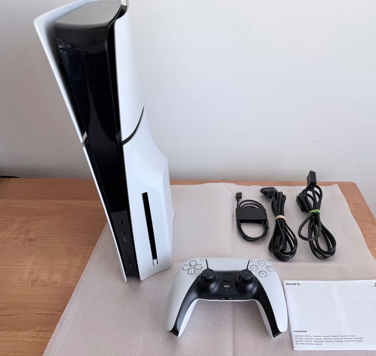 Konsola PS5 Slim 1TB z Napędem