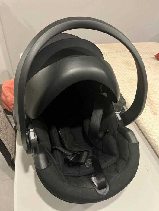 Cadeira ovo para bébé marca Babyzen yoyo