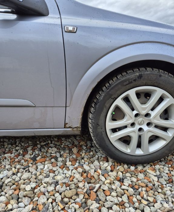 Opel Astra H z dachem panoramicznym