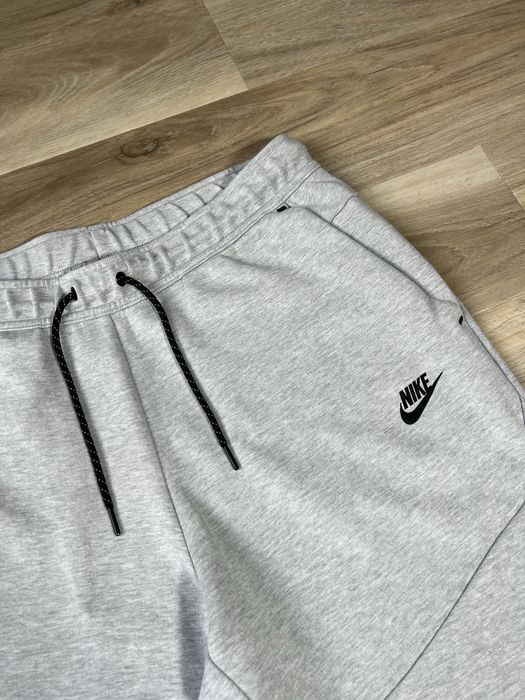 Nike Tech Fleece спортивні штани оригінал розмір M/L нові