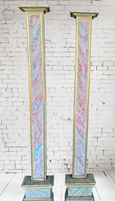 Par de antigas colunas em madeira maciça