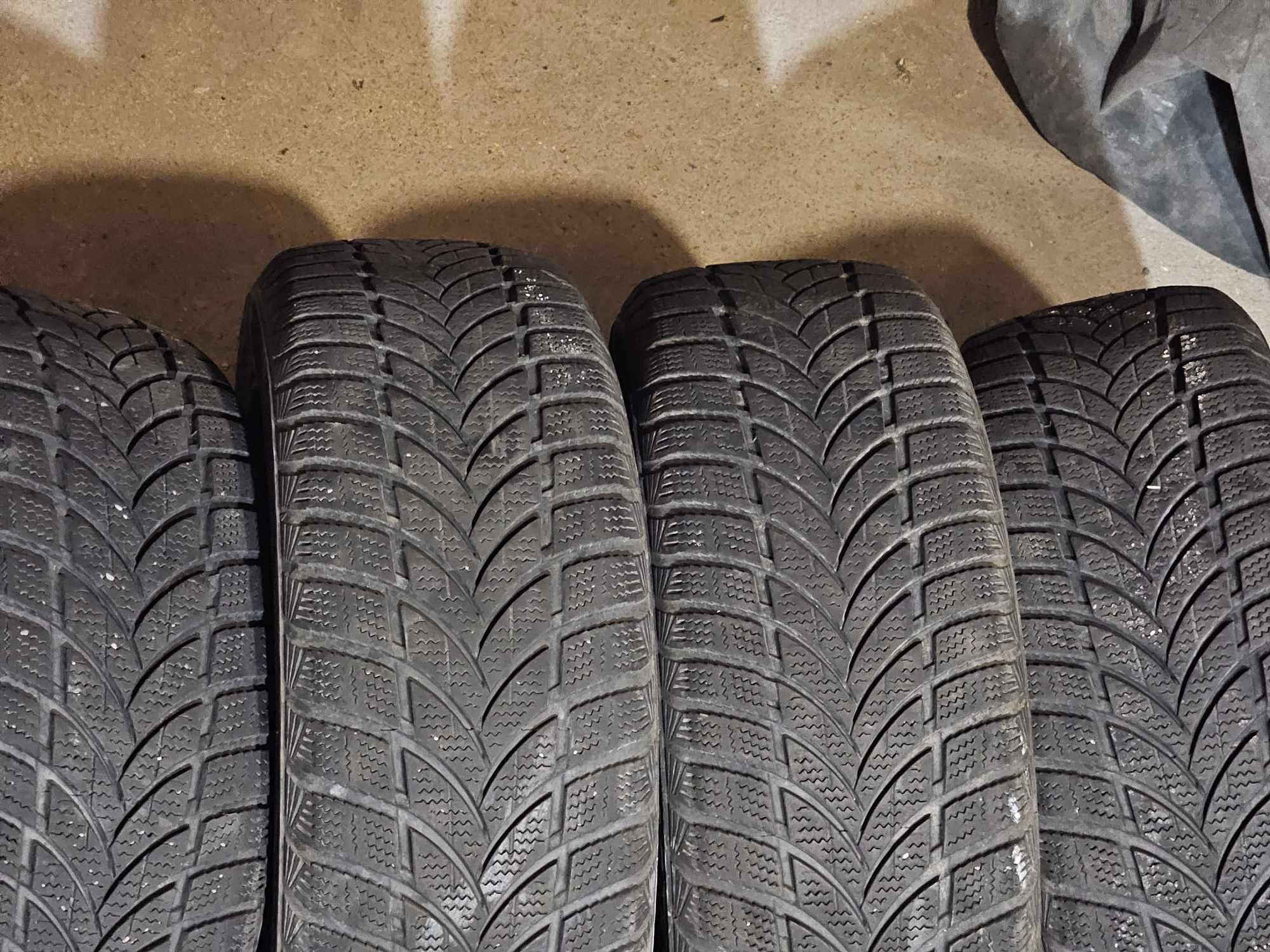 Opony 215/60R17 victrasnow