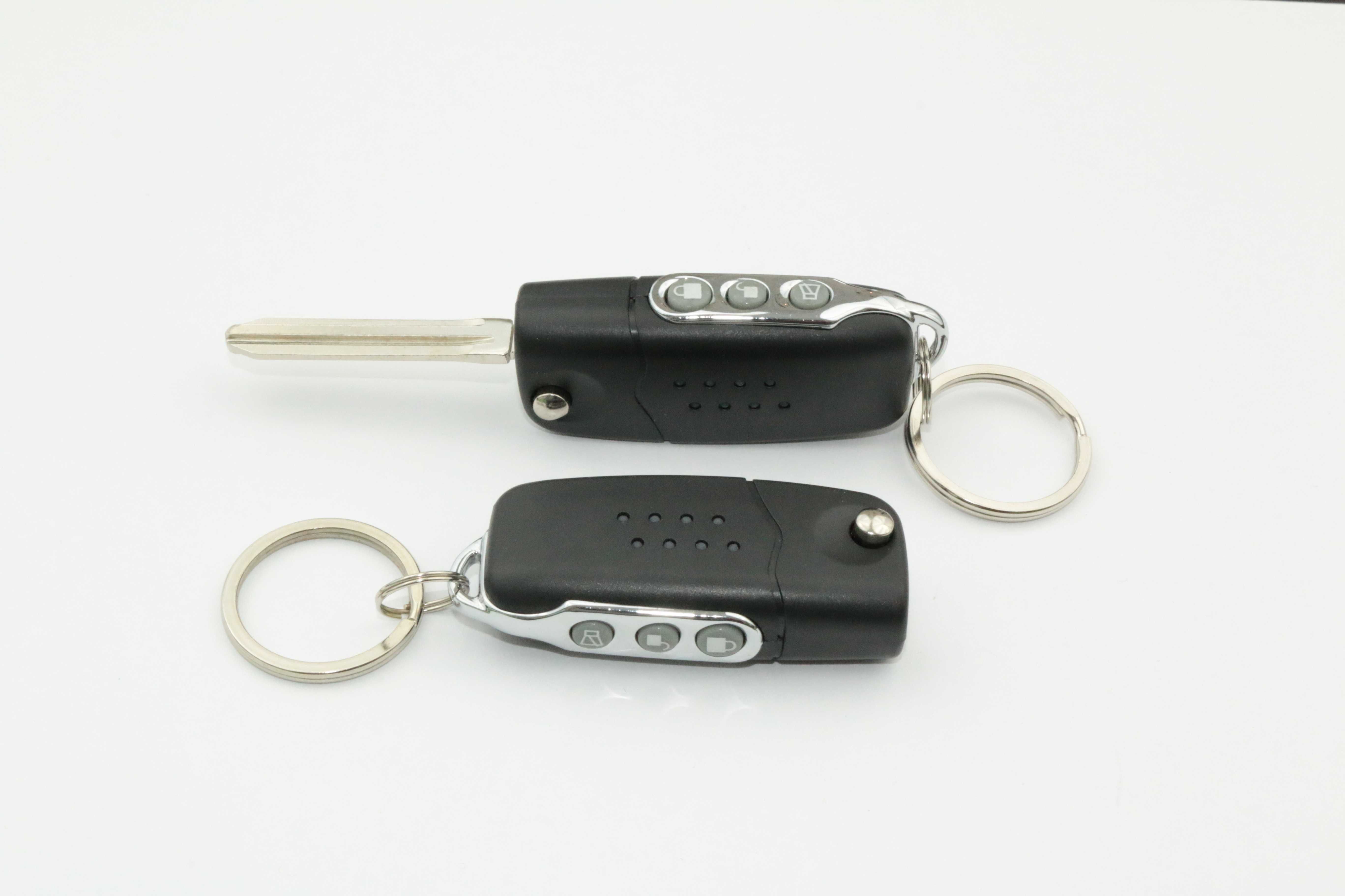 Modulo de fecho central universal com comando de chave retrátil