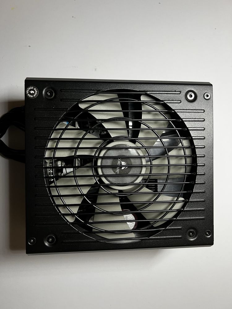Блок живлення RM750X