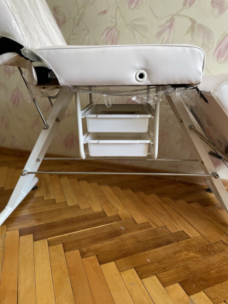 Косметична кушетка крісло