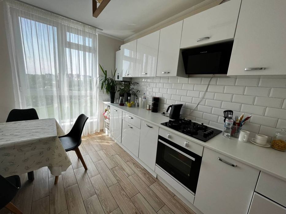 Продаж 2-кімнатної квартири вул. Білогірська