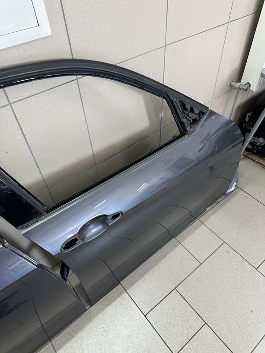 BMW X1 E84 дверка права сторона B39 колір бмв х1 е84 двері MINERALGRAU