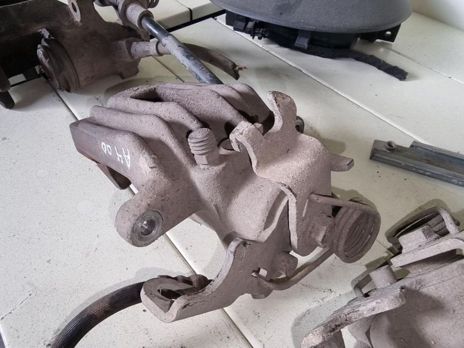 2 pinças traz Audi A4 1.9 tdi