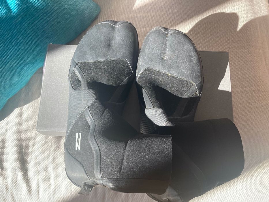 Botas de surf Billabong, tamanho 11 EUA, 10 UK, 44 Eur, SPLIT TOE