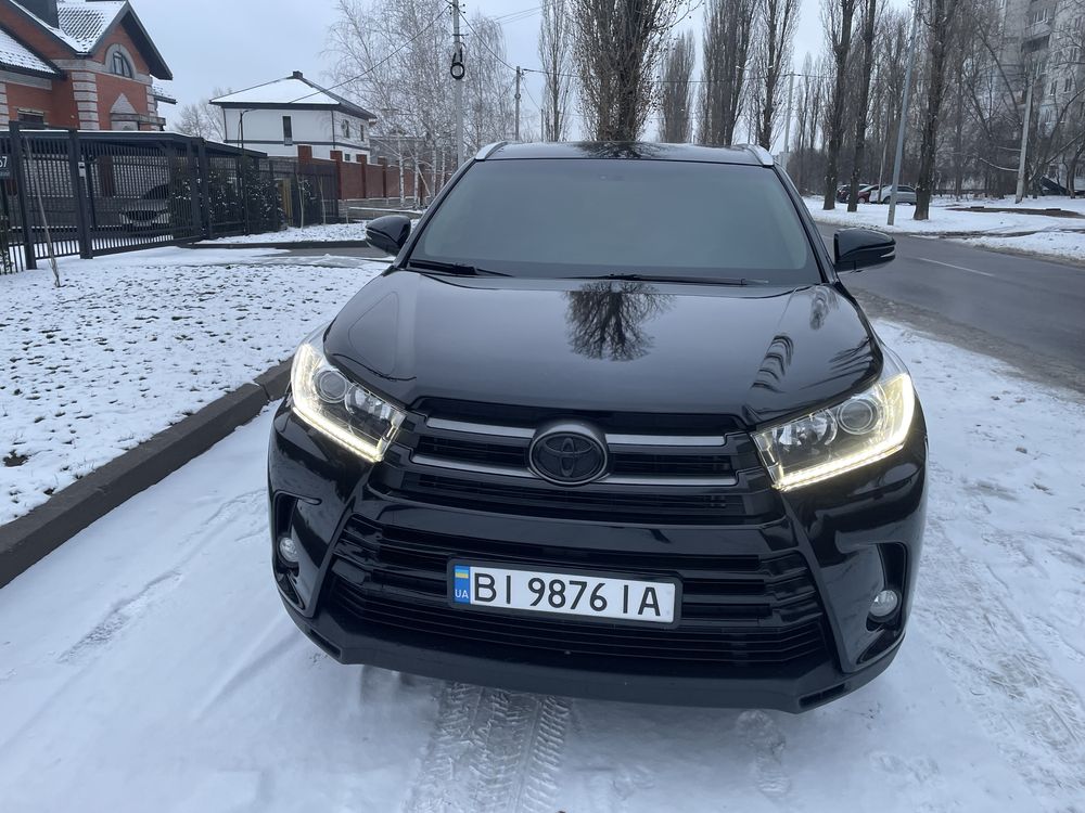 Продам официальную Toyota Highlander