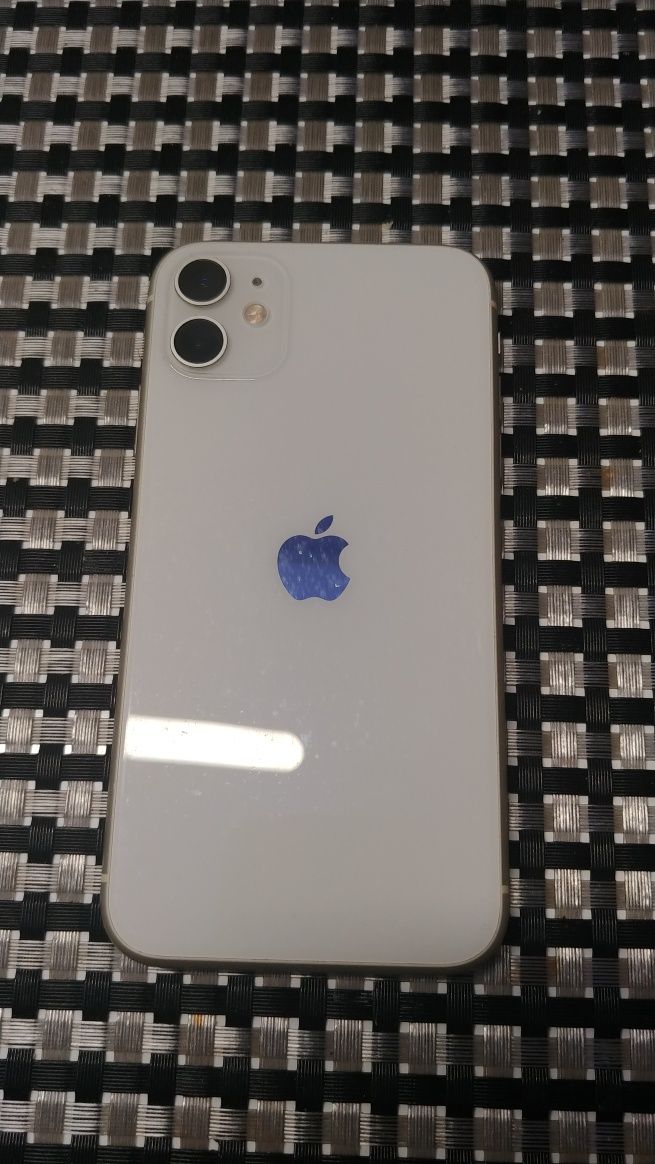 Iphone 11 64gb в отличном состоянии