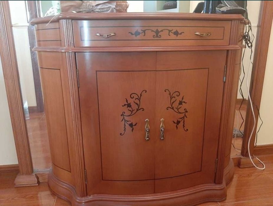 Sapateira com espelho