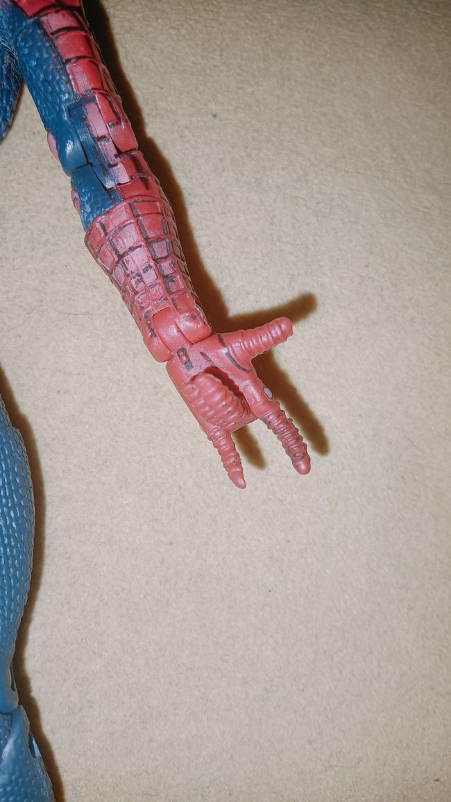 Action figure spider-man