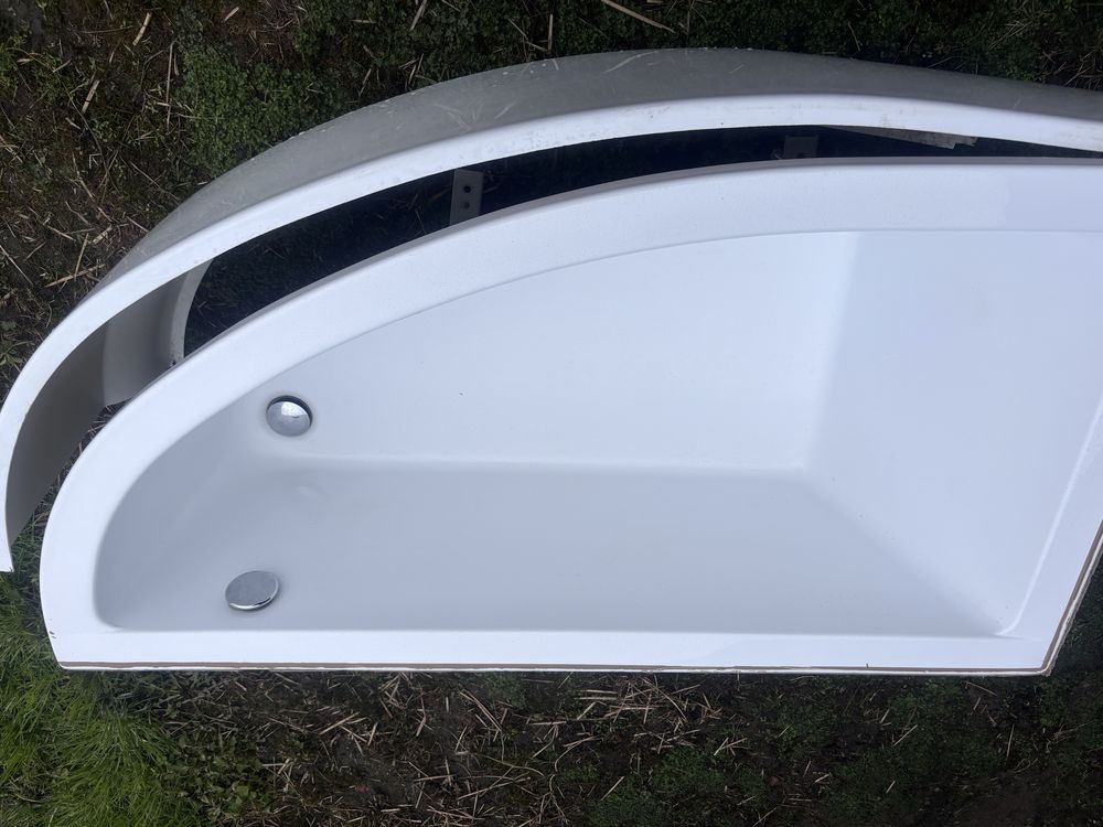 Sprzedam wanne z obudową. Lewa