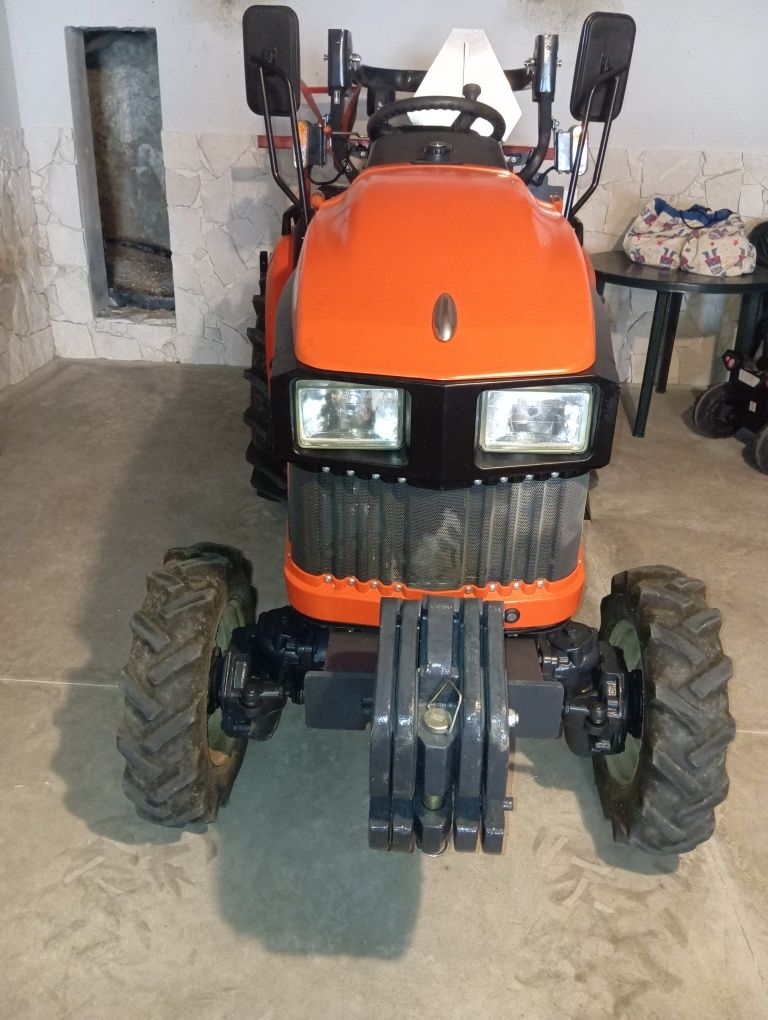Trator Avenger 26 CV