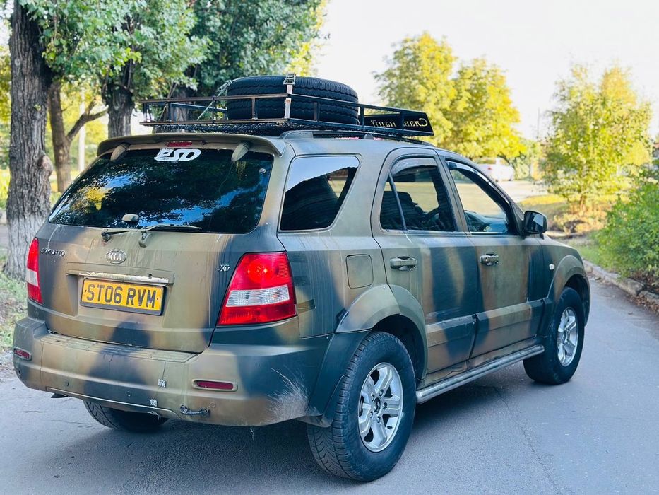 Продам kia sorento 2.5 дизель полный привод автомат