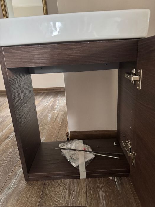 Nowa umywalka z szafką . Odbiór osobisty